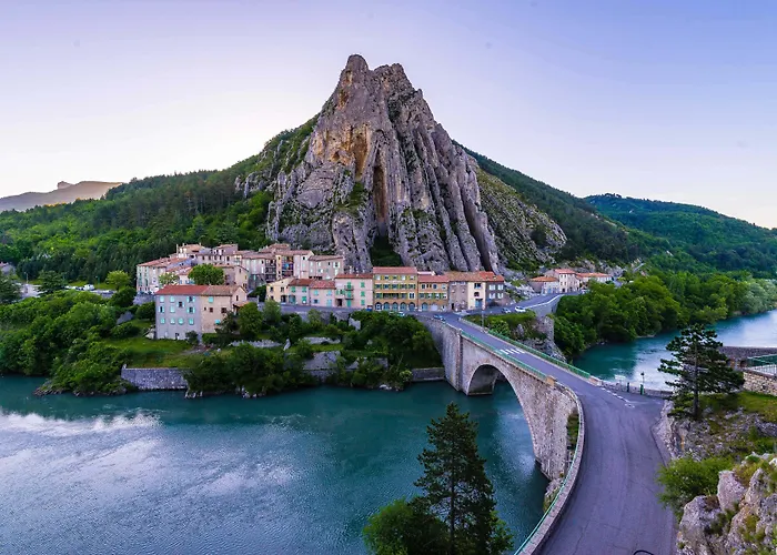 Relais Et Chateaux La Bonne étape Hotel 4*